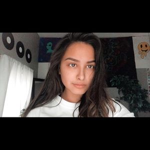 Meet your Posher, Leticia